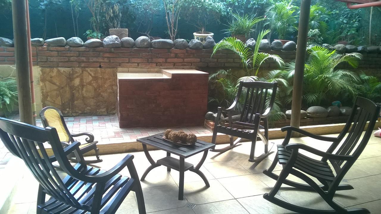 Hotel Casa De Angeles Managua Dış mekan fotoğraf
